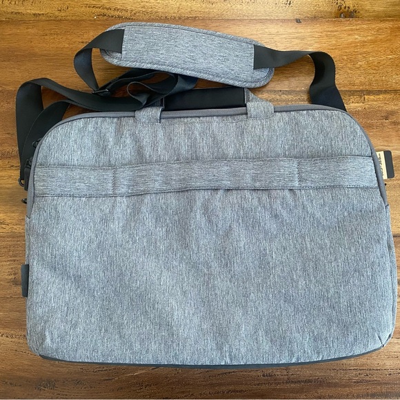 Targus Citylite Professional Laptop Bag - Picture 2 of 5